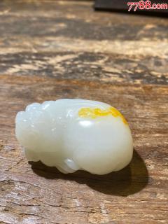 和田玉籽料貔貅把件